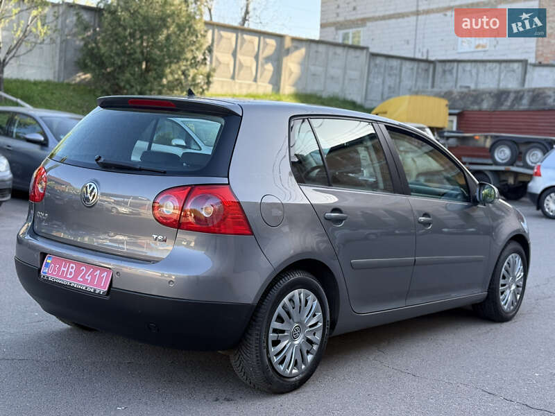 Хэтчбек Volkswagen Golf 2007 в Ровно