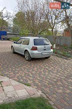 Хетчбек Volkswagen Golf 1999 в 