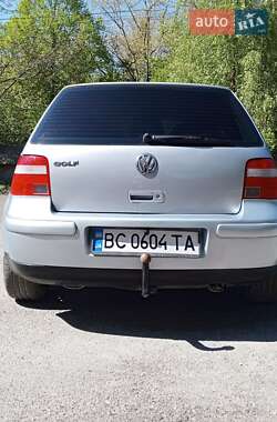 Хэтчбек Volkswagen Golf 2003 в 