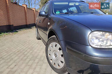 Универсал Volkswagen Golf 2002 в 