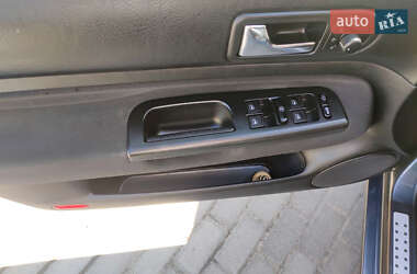 Универсал Volkswagen Golf 2002 в 