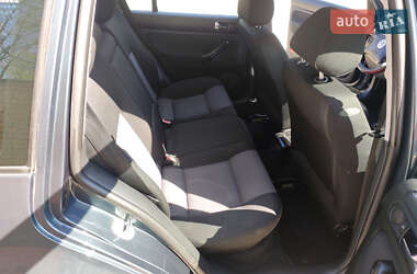 Универсал Volkswagen Golf 2002 в 