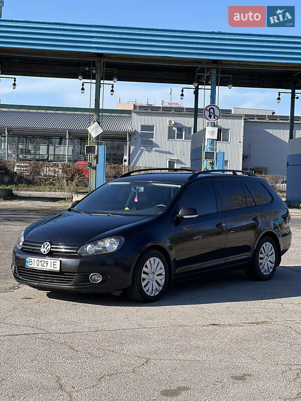 Універсал Volkswagen Golf 2011 в Полтаві