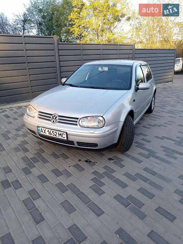 Volkswagen Golf 2003