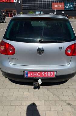 Хэтчбек Volkswagen Golf 2008 в 