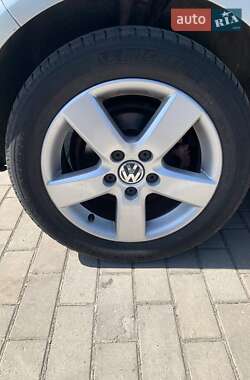 Хэтчбек Volkswagen Golf 2008 в 