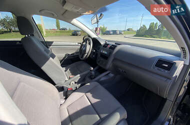 Хетчбек Volkswagen Golf 2004 в 