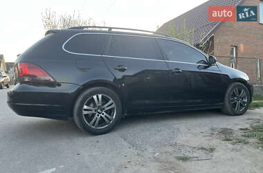 Универсал Volkswagen Golf 2010 в 