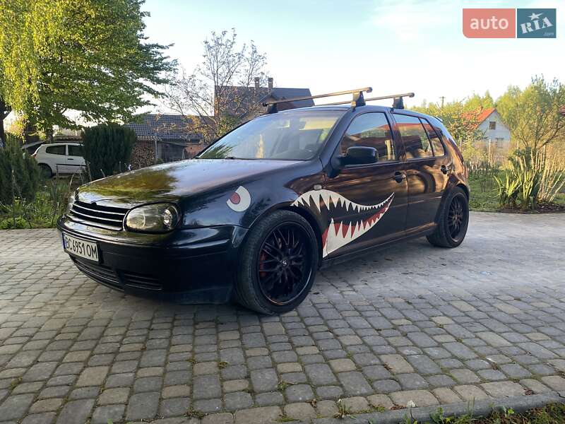 Хэтчбек Volkswagen Golf 1999 в 