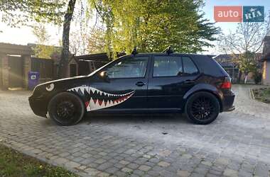 Хэтчбек Volkswagen Golf 1999 в 