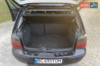 Хэтчбек Volkswagen Golf 1999 в 