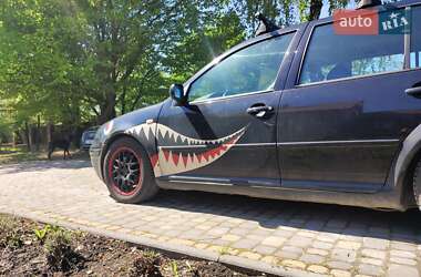 Хэтчбек Volkswagen Golf 1999 в 