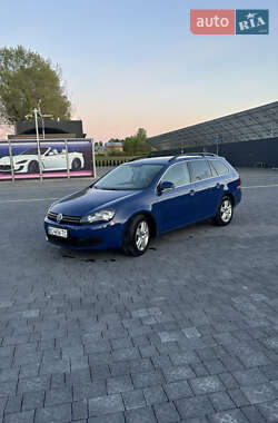 Універсал Volkswagen Golf 2010 в 