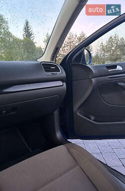 Універсал Volkswagen Golf 2010 в 
