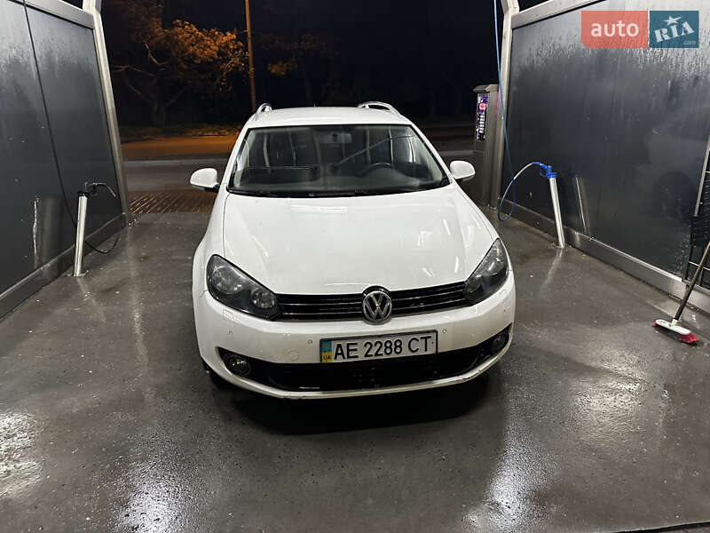 Универсал Volkswagen Golf 2011 в 