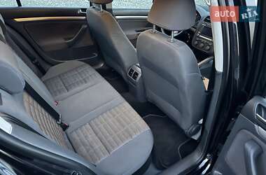 Хэтчбек Volkswagen Golf 2008 в 