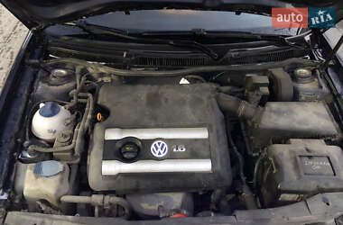 Хетчбек Volkswagen Golf 2003 в 