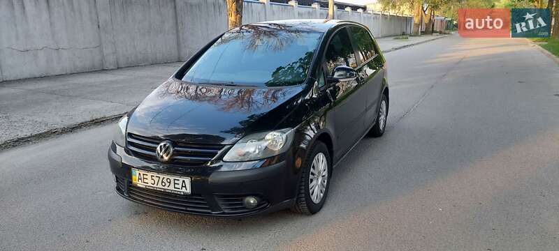 Хэтчбек Volkswagen Golf 2009 в 