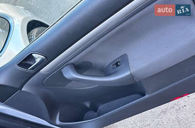 Хэтчбек Volkswagen Golf 2005 в 