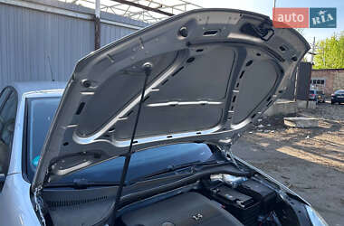 Хэтчбек Volkswagen Golf 2005 в 