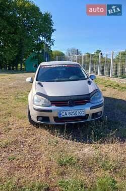 Хетчбек Volkswagen Golf 2004 в 