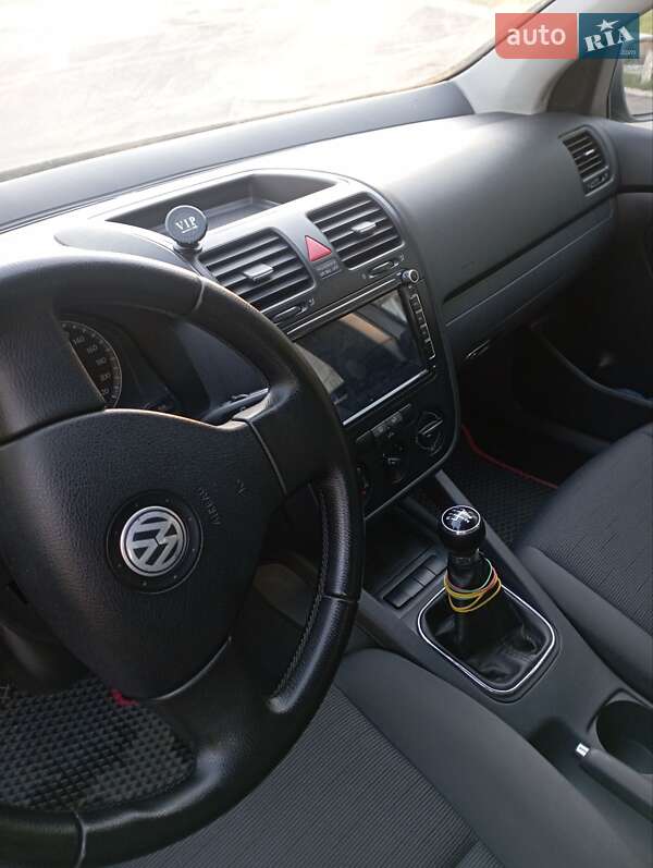 Хетчбек Volkswagen Golf 2005 в Вінниці