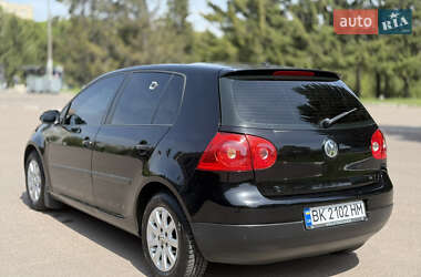 Хэтчбек Volkswagen Golf 2006 в 