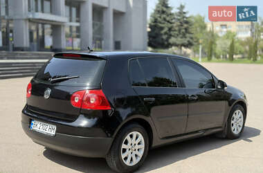 Хэтчбек Volkswagen Golf 2006 в 