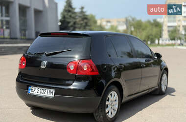 Хэтчбек Volkswagen Golf 2006 в 