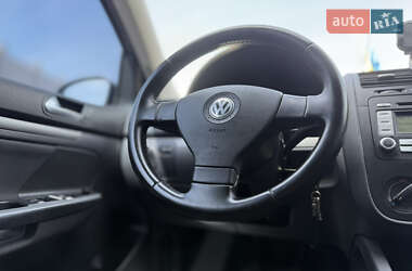 Хэтчбек Volkswagen Golf 2006 в 