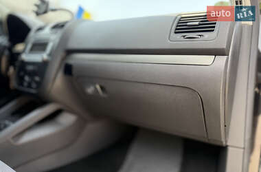 Хэтчбек Volkswagen Golf 2006 в 