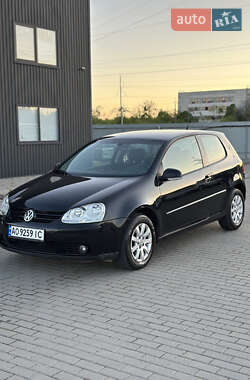 Хэтчбек Volkswagen Golf 2006 в 