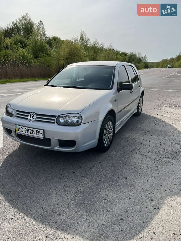 Хетчбек Volkswagen Golf 1998 в 