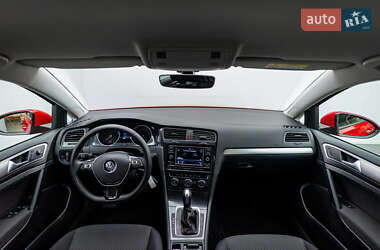Хетчбек Volkswagen Golf 2020 в 