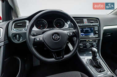 Хетчбек Volkswagen Golf 2020 в 