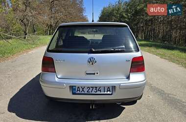 Хэтчбек Volkswagen Golf 2001 в 