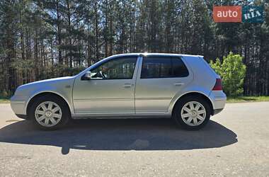 Хэтчбек Volkswagen Golf 2001 в 