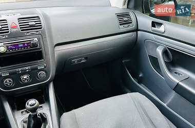 Хетчбек Volkswagen Golf 2007 в 