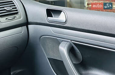 Хетчбек Volkswagen Golf 2007 в 