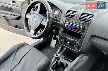 Хетчбек Volkswagen Golf 2007 в 