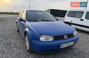 Хэтчбек Volkswagen Golf 1998 в 