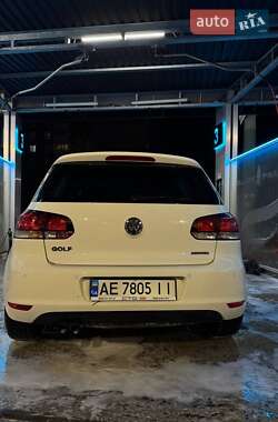 Хэтчбек Volkswagen Golf 2009 в 