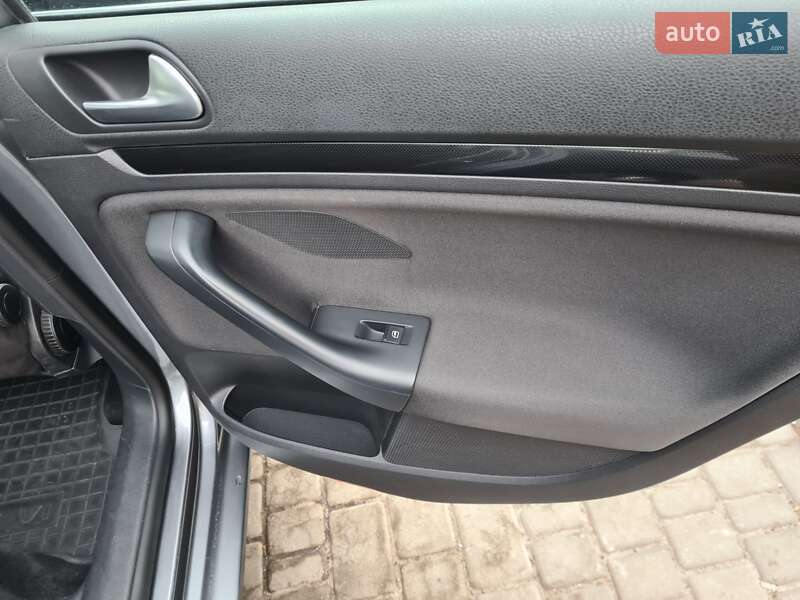 Универсал Volkswagen Golf 2010 в Звягеле