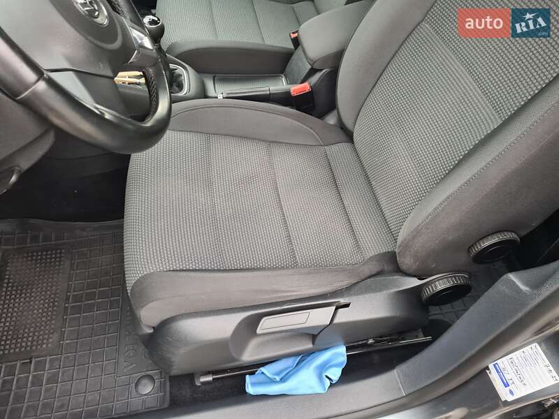 Универсал Volkswagen Golf 2010 в Звягеле