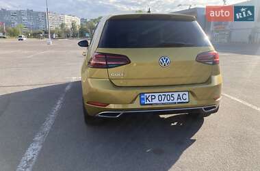 Хетчбек Volkswagen Golf 2018 в 