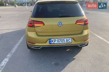 Хетчбек Volkswagen Golf 2018 в 