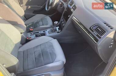 Хетчбек Volkswagen Golf 2018 в 