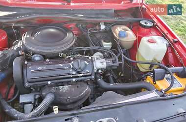 Хетчбек Volkswagen Golf 1984 в 