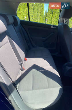 Хэтчбек Volkswagen Golf 2006 в 
