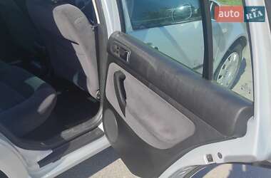 Универсал Volkswagen Golf 2000 в 